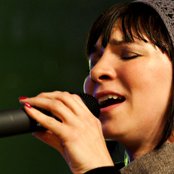 Kim Walker - List pictures