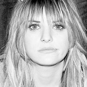 Juliet Simms - List pictures