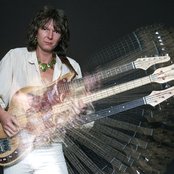 Chris Squire - List pictures