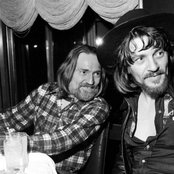 Waylon Jennings & Willie Nelson - List pictures