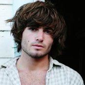 Angus Stone - List pictures