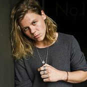 Conrad Sewell - List pictures